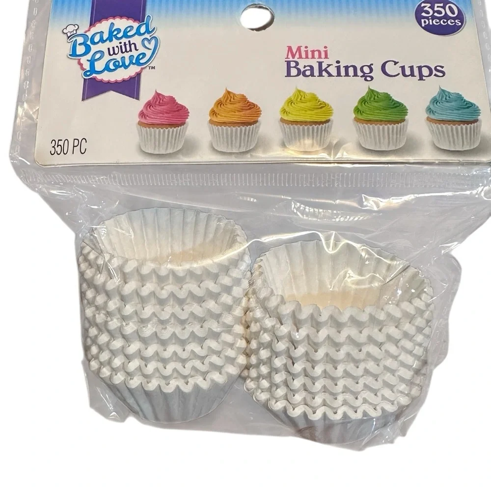 Baking‎ Supplies Bundle – Mini Cookie Cutters, Cupcake Liners & Icing Tips (New)